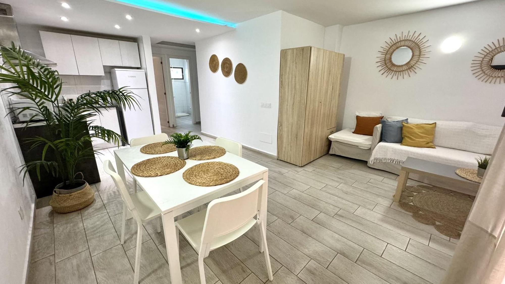Sur Y Sol Junto Al Mar By Deihu Experiences Apartment Los Cristianos  Exterior photo